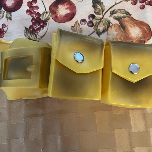 Halloween Costume DC Batman Rubber Utility Belt with Velcro closure - Picture 1 of 6